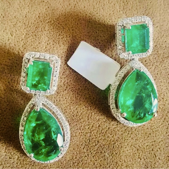 Emerald Green Earrings Silver Plated Cubic Zirconia Bridal Luxe Hypoallergenic - Picture 1 of 4